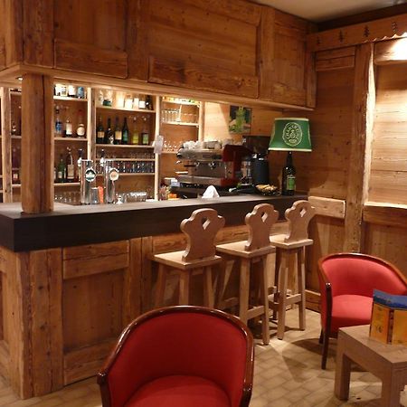 Logis Le Pont De Champ Hotel Beaucroissant Екстериор снимка