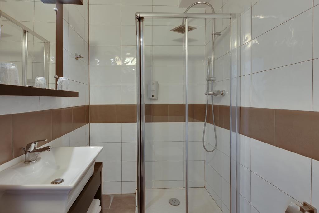 Logis Le Pont De Champ Hotel Beaucroissant Екстериор снимка
