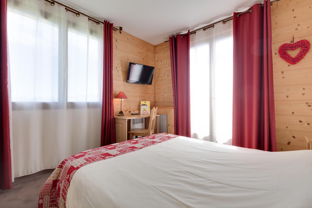 Logis Le Pont De Champ Hotel Beaucroissant Екстериор снимка