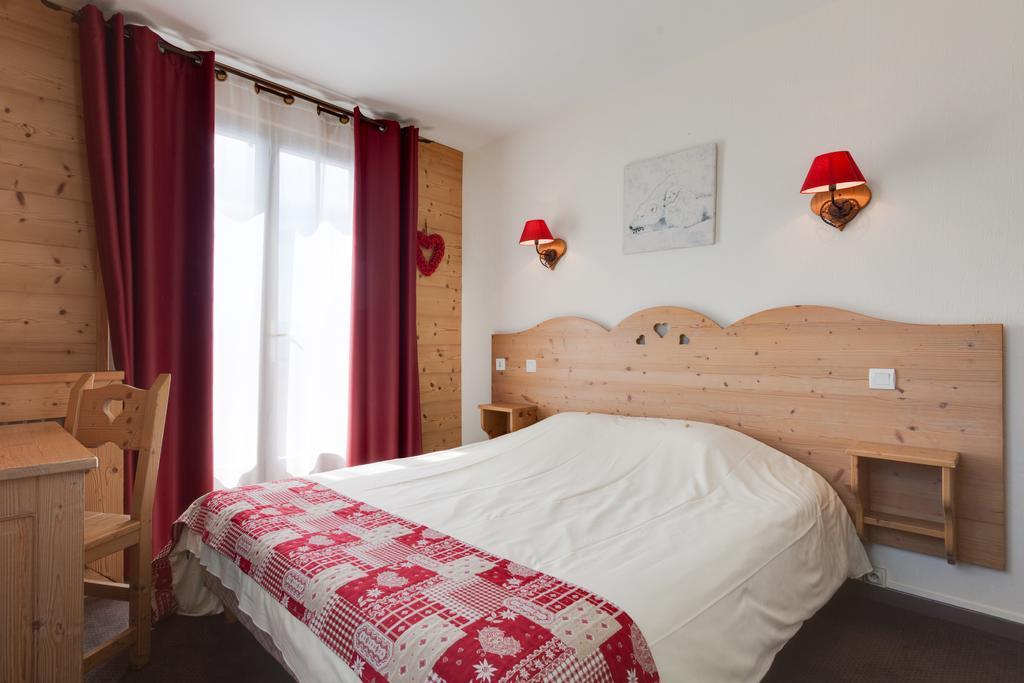 Logis Le Pont De Champ Hotel Beaucroissant Екстериор снимка
