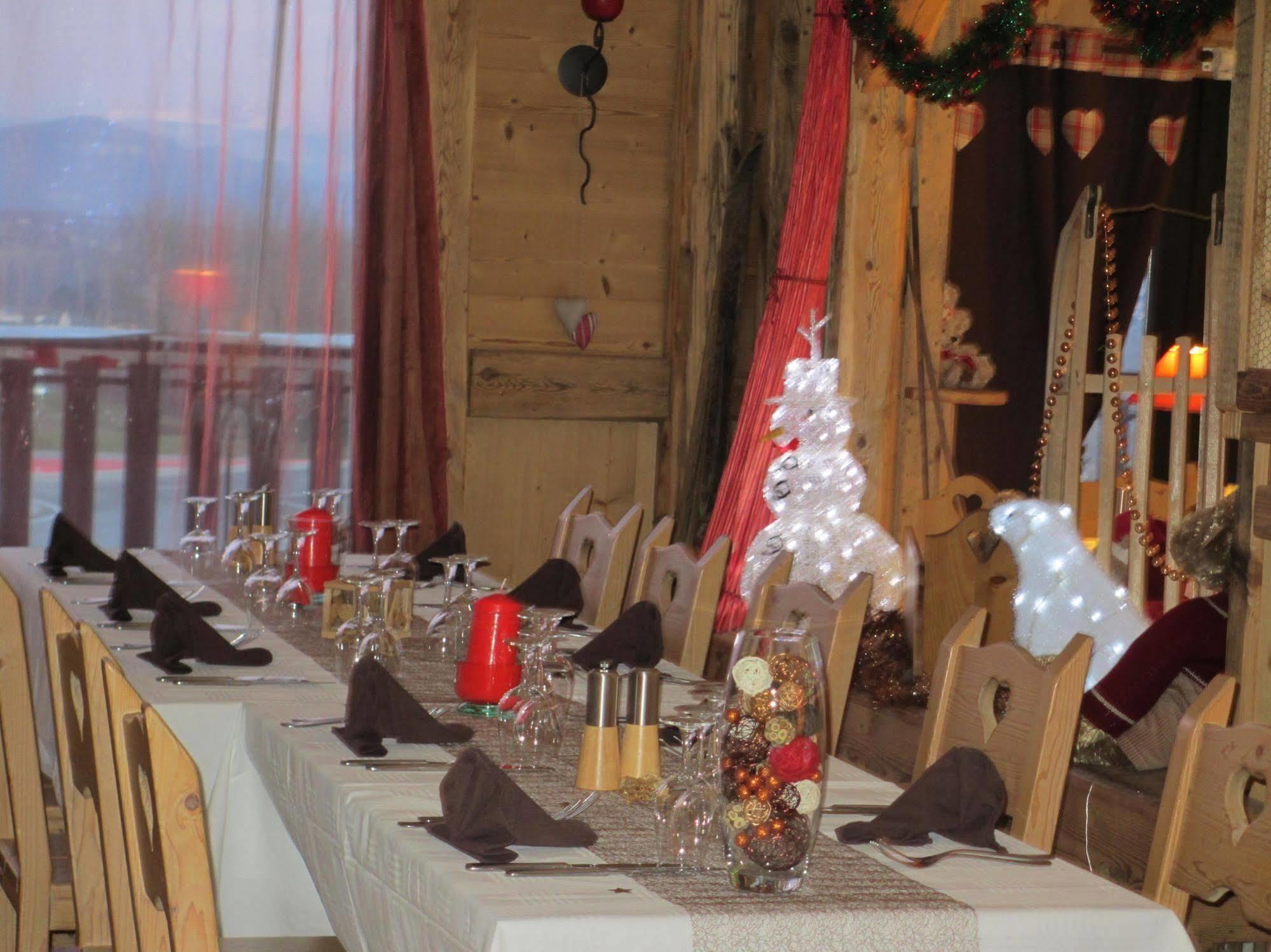Logis Le Pont De Champ Hotel Beaucroissant Екстериор снимка